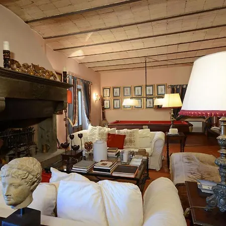 Hostal De 12, Emma Villa Todi