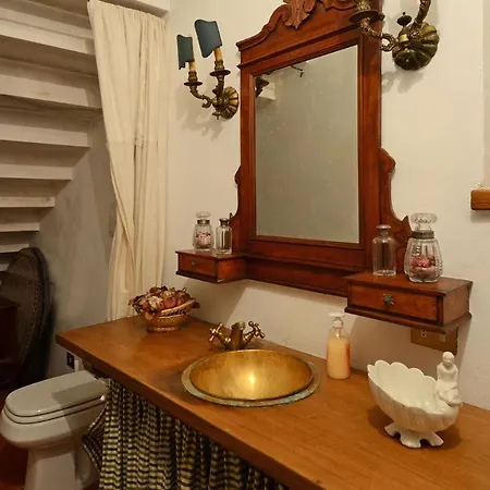 Villa Hostal De 12, Emma