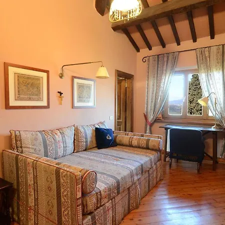 Hostal De 12, Emma