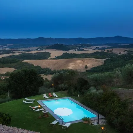 Villa Hostal De 12, Emma Todi